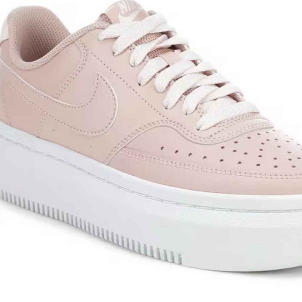 Nike Women's Pink Sneakers